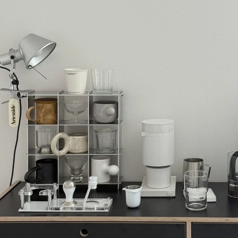 Minimalistyczna półka na kubki – Kitchen Appliances Holder recenzja i cena